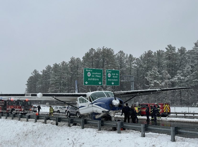 Southern Airways Express Plane makes emergency landing on&nbsp;Highway
